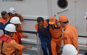 Bí ẩn tàu lạ đâm chìm tàu cá VN, bỏ mặc 34 ngư dân trên biển