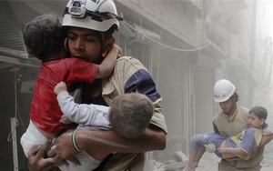 Syria: Nhóm tình nguyện nổi tiếng "vứt bỏ nạn nhân dưới đống đổ nát khi camera quay đi"?