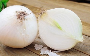 Bạn sẽ "tròn mắt" kinh ngạc vì không ngờ hành tây có thể chữa được nhiều bệnh đến thế