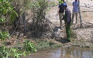 Hai chị em bị điện giật bên bờ suối, 1 bé tử vong