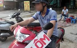 Lái xe ôm tử vong với nhiều vết dao đâm trên người