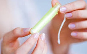 Băng vệ sinh tampon tiếp tục "gieo nỗi sợ hãi" cho phụ nữ