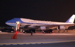 Kiểm tra Air Force One để Tổng thống Obama bay vào TP HCM