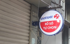 Đại lý chính thức còn im lìm nhưng vé "chui" Vietlott đã nhộn nhịp ở Hà Nội
