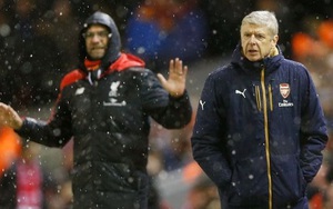 Wenger "đe dọa" Klopp ngay giữa trận đấu siêu kinh dị