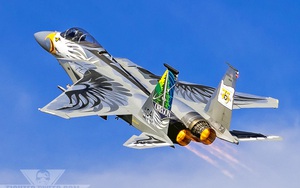 Chùm ảnh đẹp về tiêm kích F-15C "Phiên bản kỷ niệm"