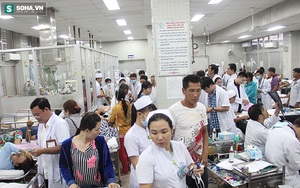 Chuyện ở phòng cấp cứu: Áp lực đến phải bỏ nghề...