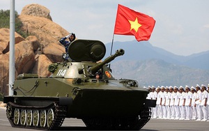 Lính xe tăng bắn rơi máy bay tiêm kích Mỹ, suýt bị kỷ luật - Chuyện chỉ có ở Việt Nam!