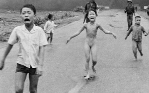 Facebook gây tranh cãi vì chặn bức ảnh “Em bé Napalm”