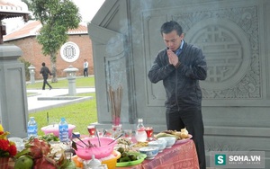 Con trai ông Nguyễn Bá Thanh viếng mộ cha ngày giỗ đầu