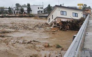 Bão mạnh càn quét Nhật Bản, 10 người thiệt mạng