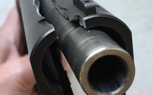 Súng ngắn M1911 bất ngờ vỡ toác trên tay xạ thủ