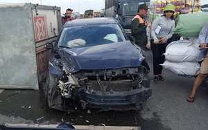 Tai nạn liên hoàn giữa 3 ô tô, cầu Vĩnh Tuy ách tắc nghiêm trọng