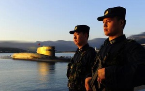 Trung Quốc khoe tàu ngầm tập kích từ lòng biển