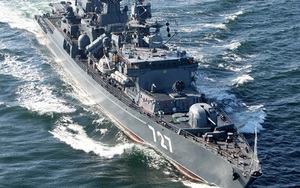 Tàu chiến Nga - Mỹ "quần nhau" hơn 1 tiếng đồng hồ trên biển