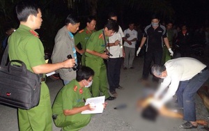 Đến nhà đập cửa, đánh mẹ bạn vô cớ, 2 gã trai bị đâm thương vong