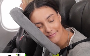 Vẹo cổ vì ngủ trên tàu xe, đừng lo đã có gối du lịch đa năng