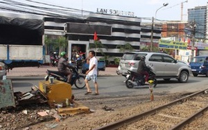 Nghi vấn thanh niên lao vào tàu tự tử