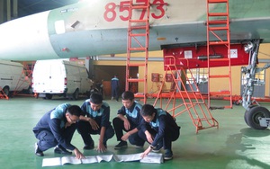 Đội ngũ kỹ thuật luôn sát cánh bên phi công