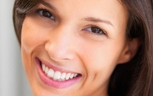 Răng rụng sớm hơn 10 năm vì thói quen không đáng có