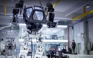 Hàn Quốc chế tạo thành công robot chiến đấu khổng lồ