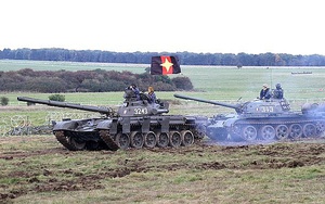 Moskva tố Anh dùng xe tăng, quân phục Nga để giả định kẻ thù tập trận