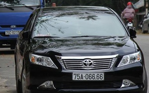 Huế: Xôn xao ôtô cá nhân biển số “khủng” dán logo Bộ Công an