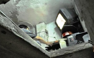 Cuộc sống chật hẹp của người chồng phố cổ bị vợ bỏ trong căn nhà 5m2