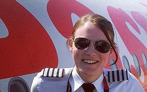 Nữ cơ trưởng trẻ nhất thế giới: "Con nhà người ta" một mình lái máy bay từ khi 16 tuổi!