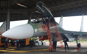 Sư đoàn 371 và Lữ đoàn 918 tổ chức thành công ban bay cán bộ trên máy bay Su-30MK2 và Casa-212
