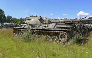 Choáng ngợp trước "nghĩa địa xe tăng" khổng lồ của Quân đội Italy