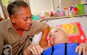 Chuyện con trai đầu hoa râm chăm sóc mẹ già liệt giường: “Mẹ chết rồi, con lấy vợ nghe Sơn”