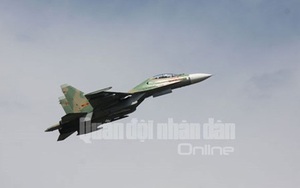 Công phu với những chuyến bay tiêm kích đa năng Su-30MK2