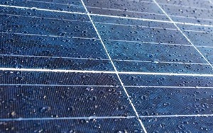 Giải pháp vàng giúp pin Mặt Trời hoạt động cả trong trời mưa bão!