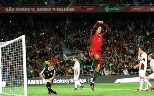 Ronaldo lập cú đúp, cân bằng thành tích ghi bàn của Vua dội bom Gerd Muller