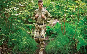 Quân đội Mỹ ra mắt công nghệ mới giúp "đi bộ ra pin", 1 tiếng sạc 4 smartphone