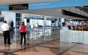 Kiện hàng khả nghi gây náo loạn Sân bay quốc tế Denver ở Mỹ