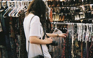 Thánh "điên tình" của năm: Một mực đòi shop online ship hàng cho người chồng trong trí tưởng tượng
