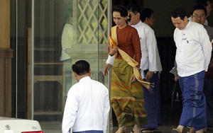 Bà Suu Kyi cấm công chức nhận quà giá trị hơn 450.000 đồng