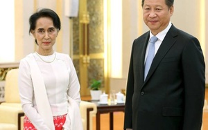 ​Bà Suu Kyi chơi bài gì ở Trung Quốc?