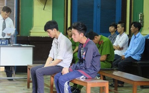 Nam sinh đâm chết người vì bạn gái bị nói xấu trên facebook