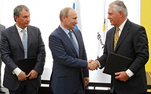 "Huân chương của Putin" châm ngòi cuộc chiến trên Wikipedia của Ngoại trưởng Mỹ tương lai
