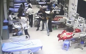Mâu thuẫn vì gái, nhóm côn đồ lao vào bệnh viện truy sát đối thủ
