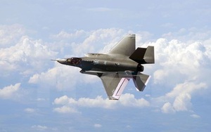 Ông Trump chỉ trích chương trình chiến đấu cơ F-35 quá tốn kém