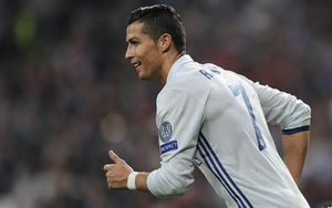 Tịt ngòi và bế tắc, Ronaldo vẫn làm điều đáng nể giống Ryan Giggs