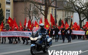 Người Việt ở Đức phản đối Trung Quốc gây căng thẳng Biển Đông