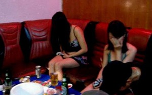 Dọa đánh gãy chân nhiều thiếu nữ, ép làm tiếp viên quán karaoke