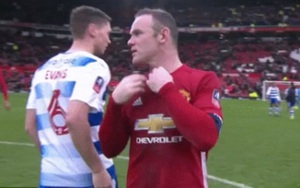 Sự thật không ngờ vụ Rooney bị cầu thủ vô danh làm mất mặt