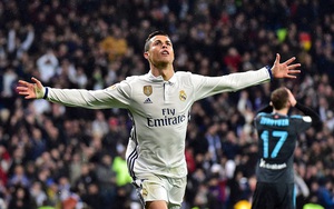 Ronaldo trở lại, Real tiếp tục cho Barca "hít khói" ở La Liga