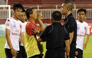 "VPF và VFF cần phối hợp, tạm hoãn V-League lại đi"